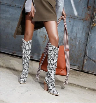 Botas femininas Outono E Inverno, A Nova moda Apontado Cores misturadas salto Alto tubo de sapatos femininos tamanho 33-46 de 9,5 cm de altura
