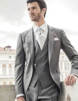 Moda Cinza Claro Blazer Define Um Botão De Pico De Lapela 3 Peças (Casaco+Calça+Colete+Gravata) De Chegada Dos Mais Recentes Projetos De Custume Homme