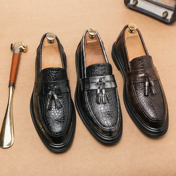 O estilo italiano, masculina casual sapatos formais conforto e moda de luxo Louboutins homens de calçados de couro